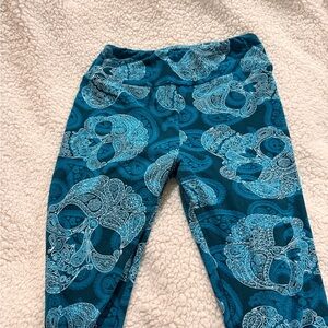 Lularoe skull Teal Patterned Leggings
